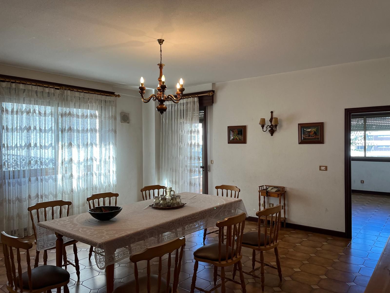 Menjador de Casa o xalet en venda en Vigo  amb Calefacció, Jardí privat i Parquet