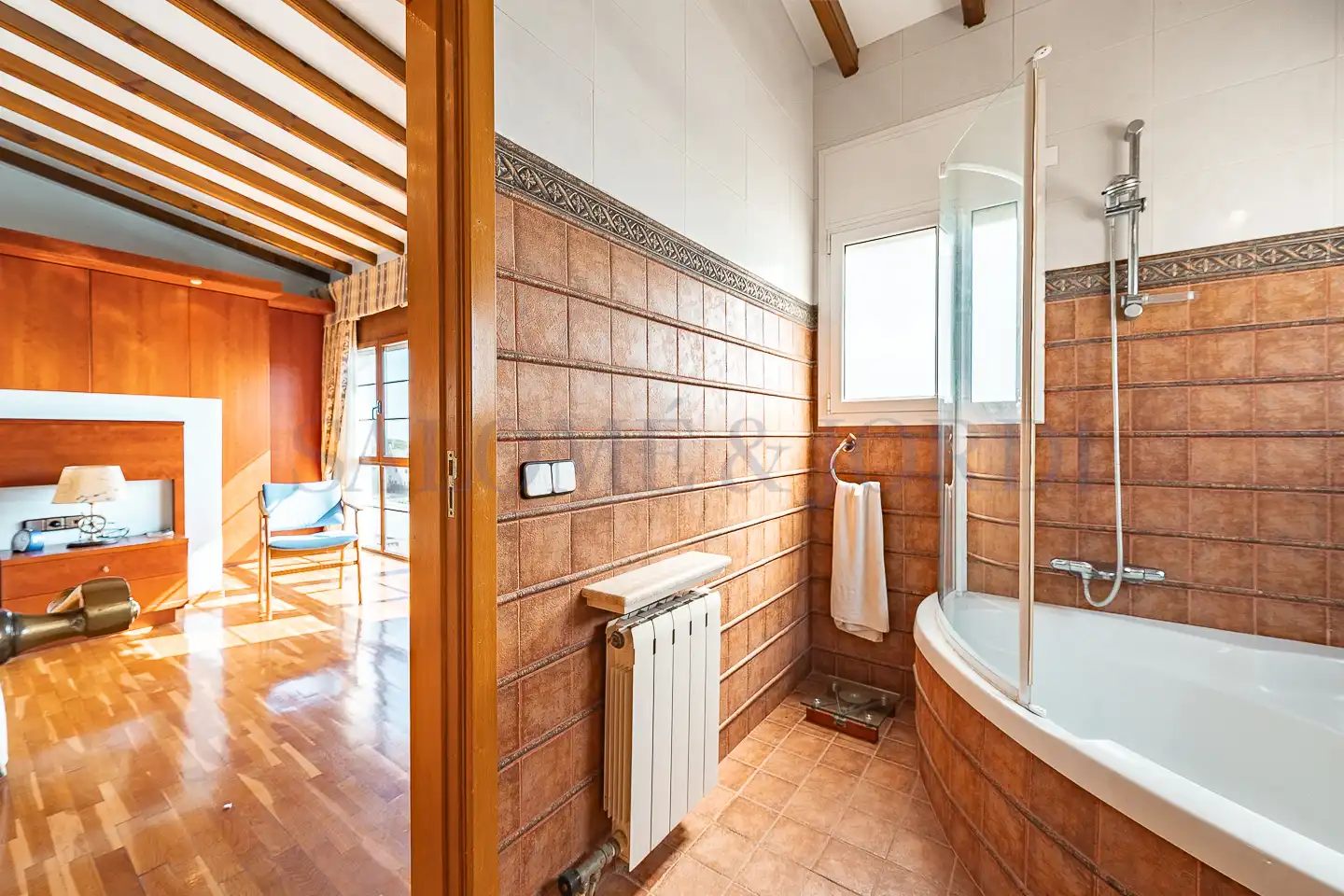 Badezimmer von Einfamilien-Reihenhaus zum Verkauf in Sant Andreu de Llavaneres mit Heizung, Privatgarten und Parkett
