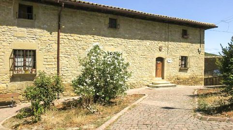 Casa palacio en venta en Aibar, edificación de 1400m2. Con  huerta junto a la casa.