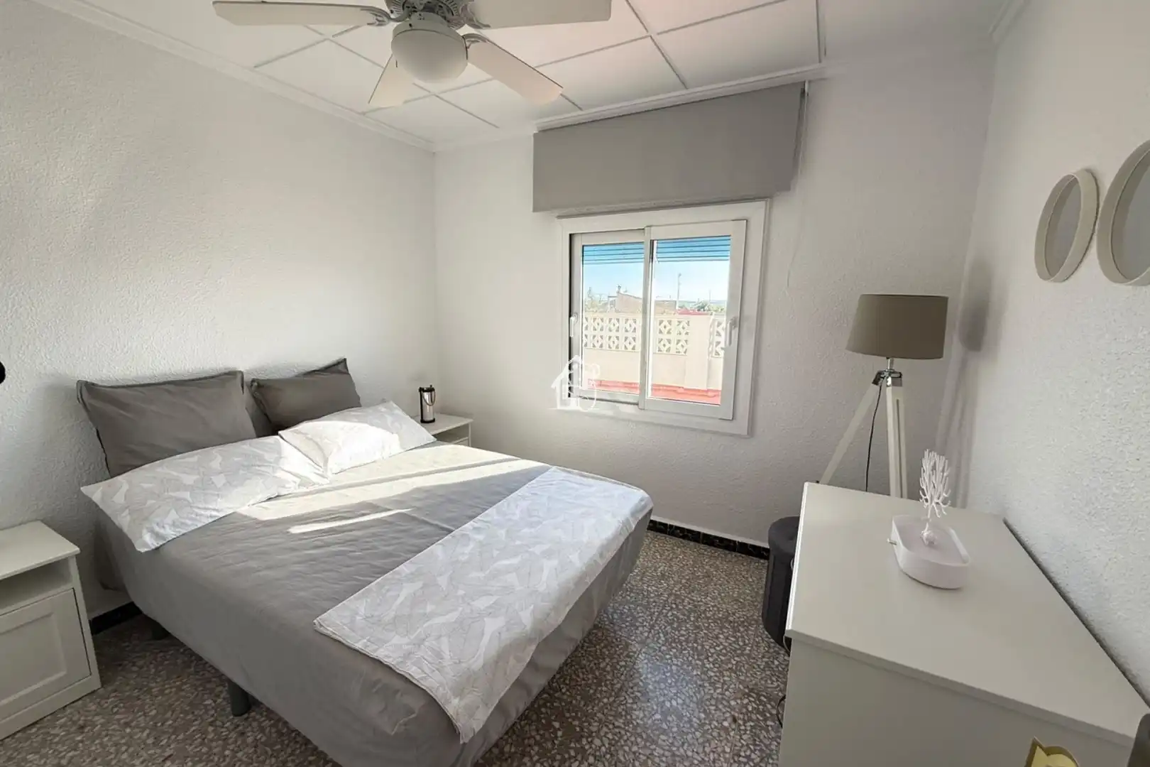 Apartamento con terraza en alquiler en El Raso, imagen 16