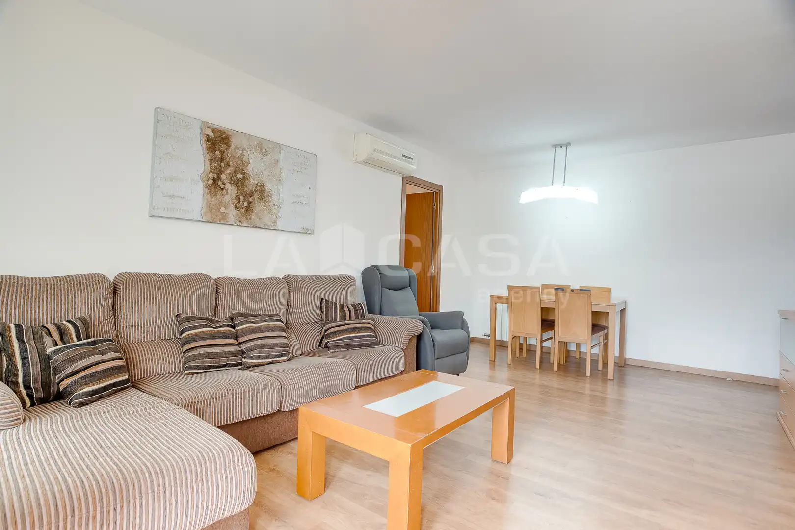 Sala d'estar de Pis en venda en Canovelles amb Aire condicionat, Calefacció i Parquet