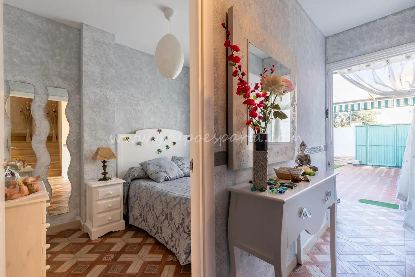 Dormitori de Casa adosada en venda en Huévar del Aljarafe amb Aire condicionat, Jardí privat i Traster