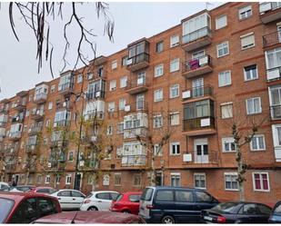 Außenansicht von Wohnung zum verkauf in Valladolid Capital mit Balkon