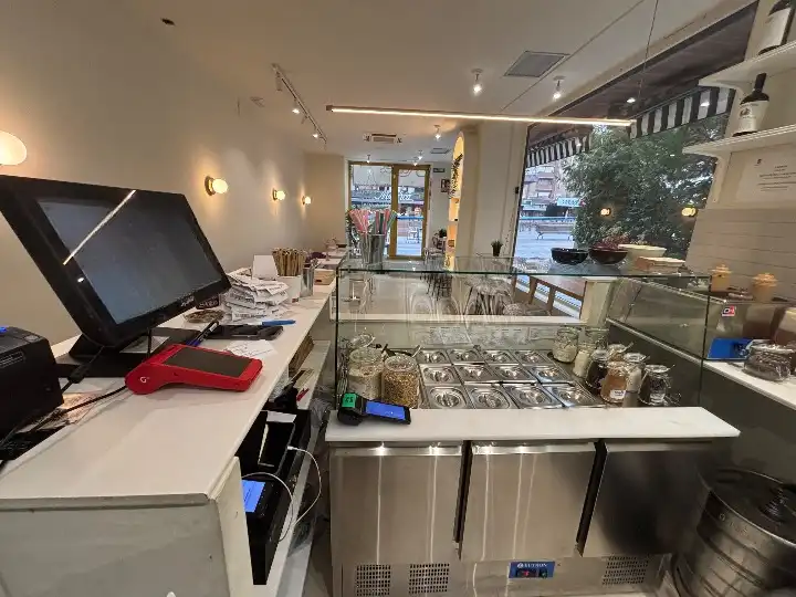 Local en traspaso en Madrid con Aire acondicionado, Terraza y Internet