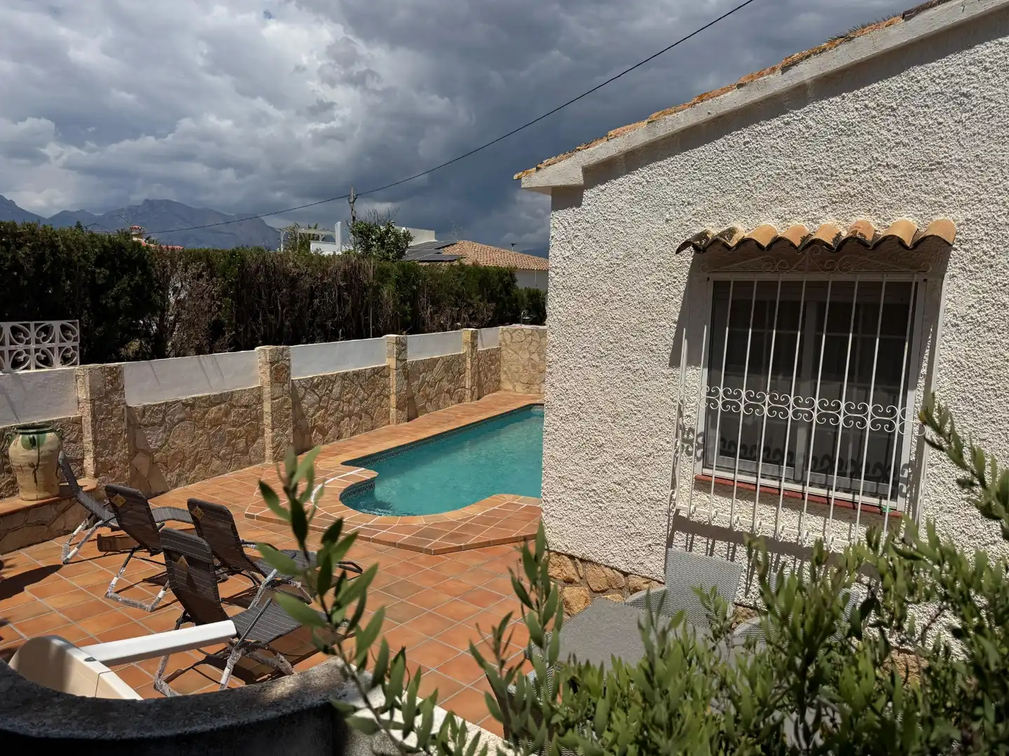 Schwimmbecken von Haus oder Chalet zur Miete in L'Alfàs del Pi mit Klimaanlage, Heizung und Privatgarten