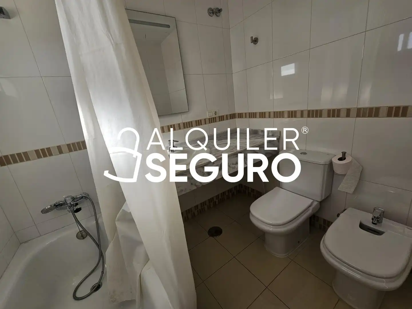 Bany de Casa o xalet de lloguer en Conil de la Frontera amb Calefacció, Terrassa i Piscina