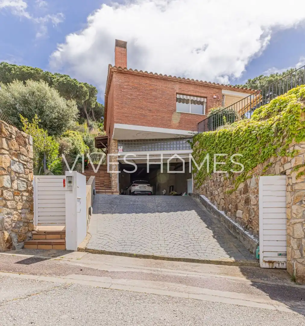 Exterior view of Houses for sale in Caldes d'Estrac  with Air Conditioner, Heating and Private garden