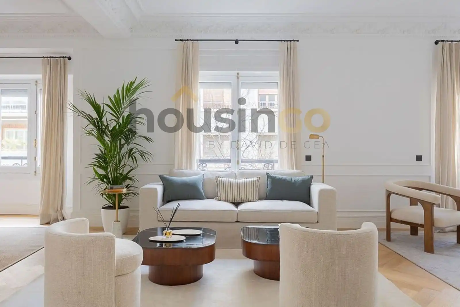 Living room of Flat for sale in Madrid  with Air Conditioner, Heating and Parquet flooring