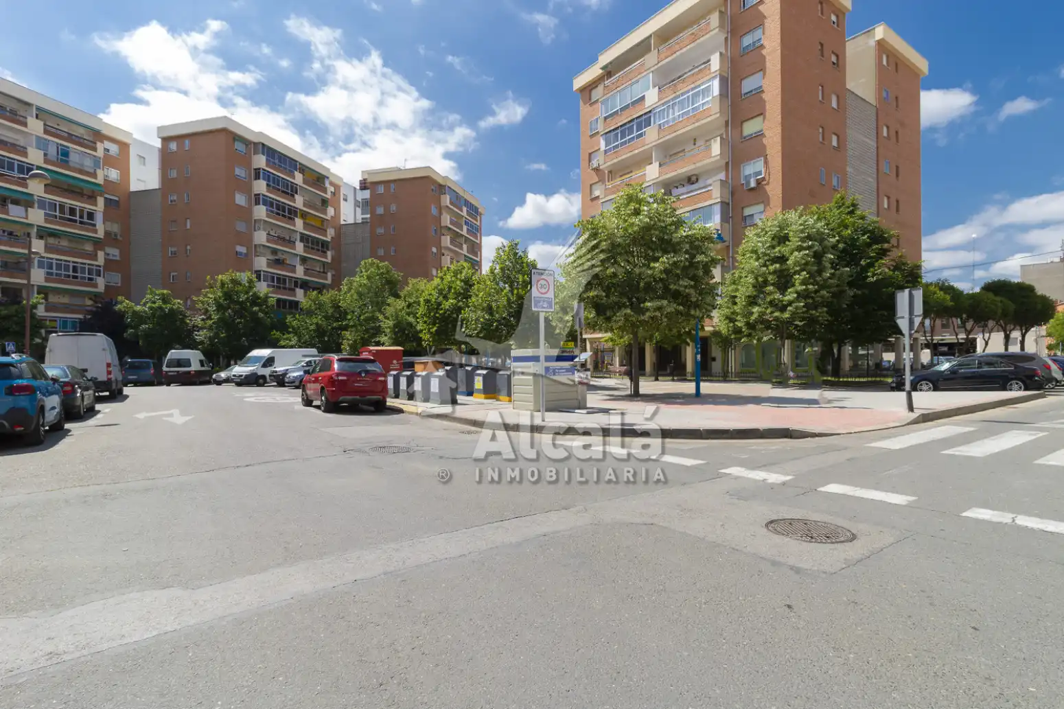 Vista exterior de Piso en venta en Azuqueca de Henares con Aire acondicionado, Jardín privado y Domótica