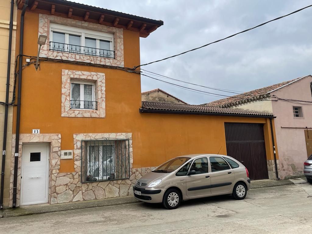 Exterior view of House or chalet for sale in Herramélluri  with Private garden, Parquet flooring and Terrace