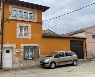 Vista exterior de Casa o xalet en venda en Herramélluri amb Jardí privat, Parquet i Terrassa