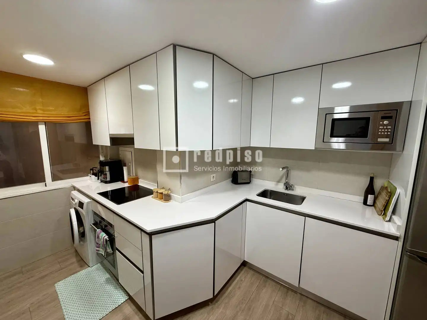 Küche von Wohnung zum Verkauf in Madrid mit Klimaanlage, Heizung und Privatgarten