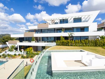 Baixos amb piscina en venda a Elviria - Cabopino