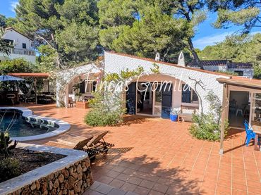 Casa con piscina in vendita a joan serra