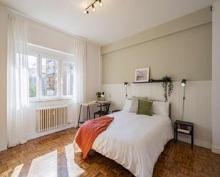 Bedroom of Apartment to share in  Madrid Capital  with Balcony