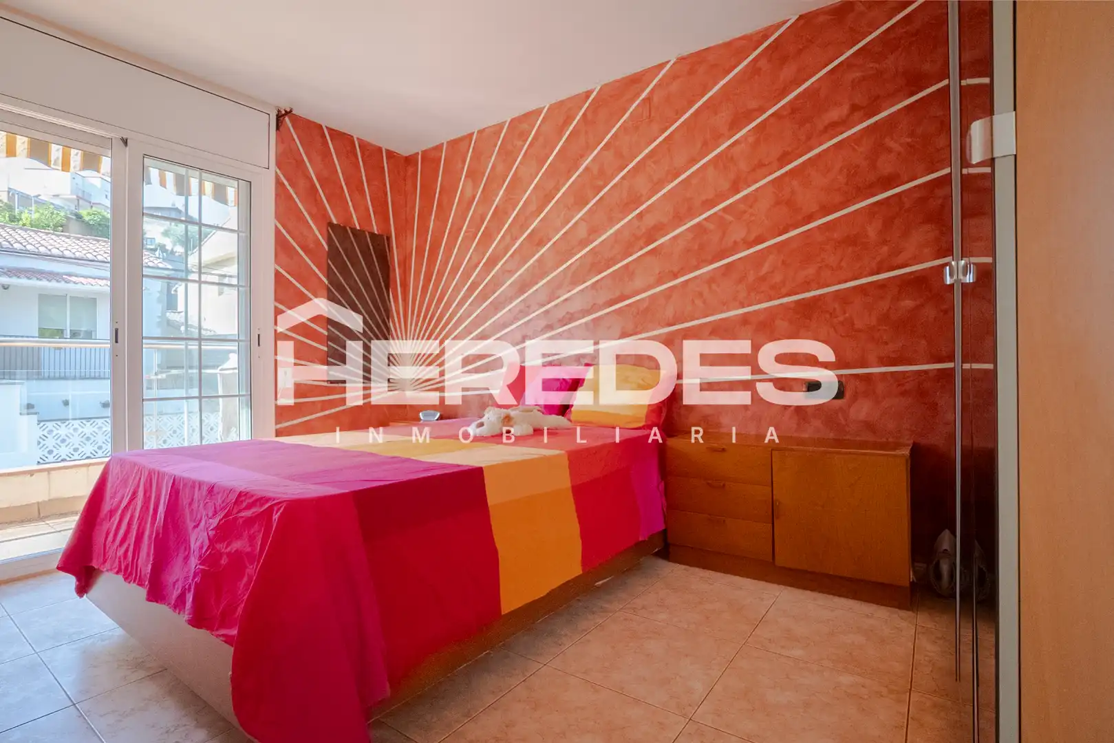 Habitación de Casa o chalet en venta en Torrelles de Llobregat con Calefacción, Jardín privado y Terraza