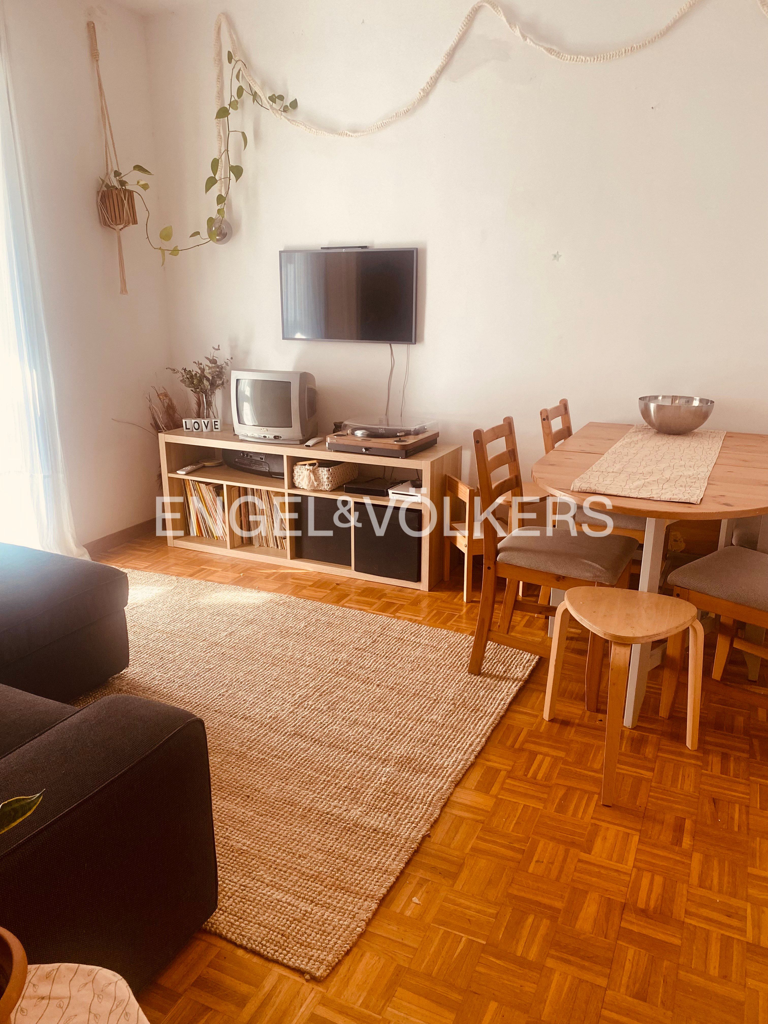 Living room of Flat for rent in  Barcelona Capital  with Air Conditioner, Heating and Parquet flooring
