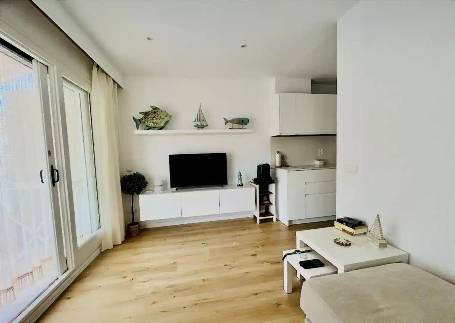 Wohnzimmer von Wohnung zur Miete in Palafrugell mit Privatgarten, Parkett und Schwimmbad