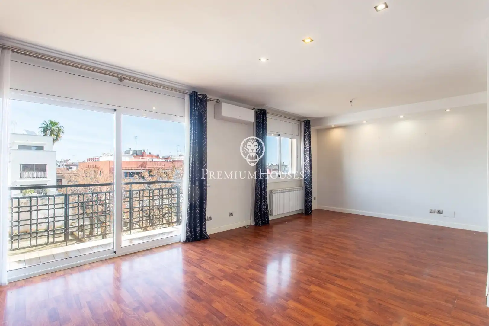 Exterior view of Attic for sale in Mataró  with Air Conditioner, Heating and Parquet flooring