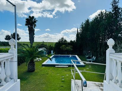 Piscina de Casa o xalet en venda en Palomares del Río amb Aire condicionat, Calefacció i Jardí privat