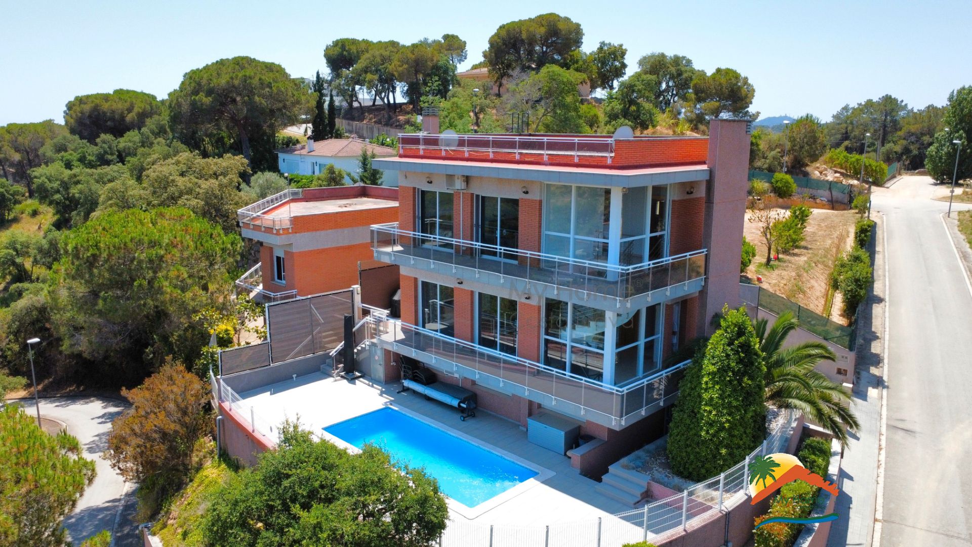 Vista exterior de Casa o xalet en venda en Lloret de Mar amb Aire condicionat, Calefacció i Jardí privat