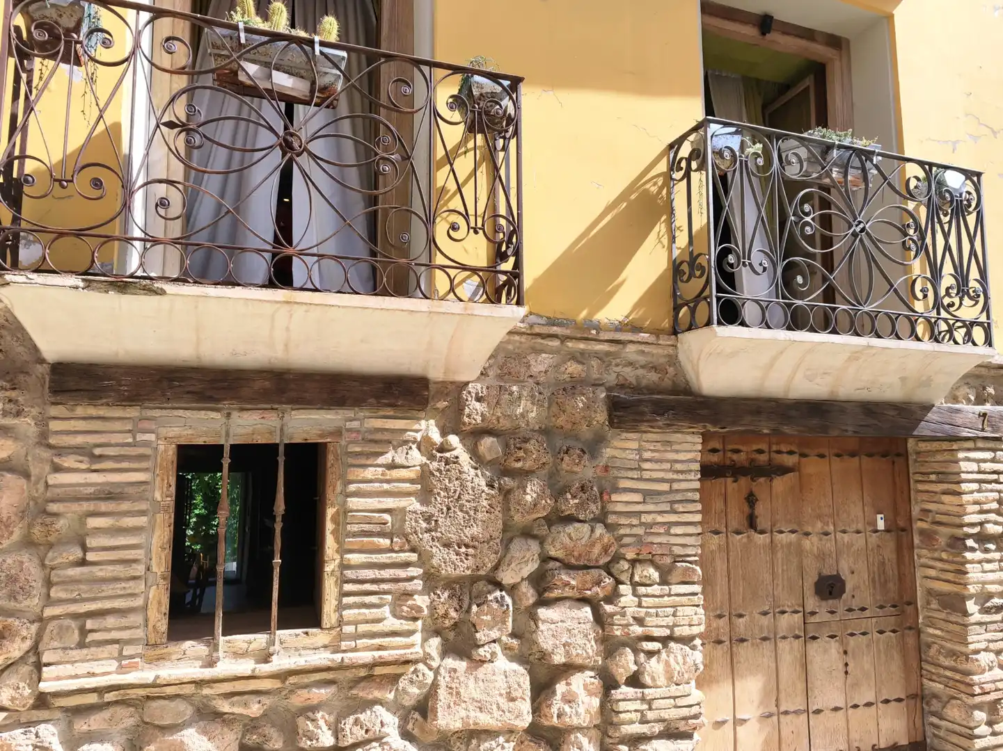 Vista exterior de Casa adosada en venda en Clavijo amb Calefacció, Traster i Balcó