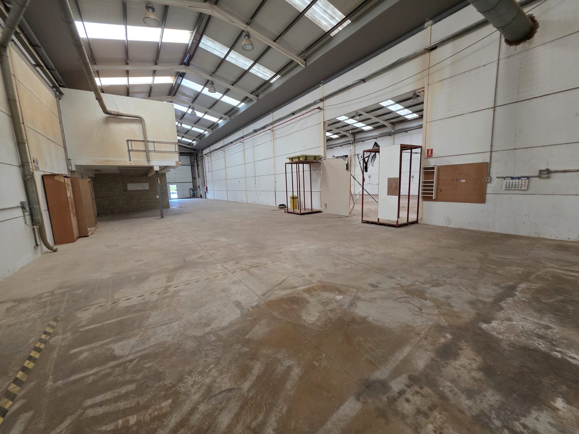 Fabrikhallen zum verkauf in Onda