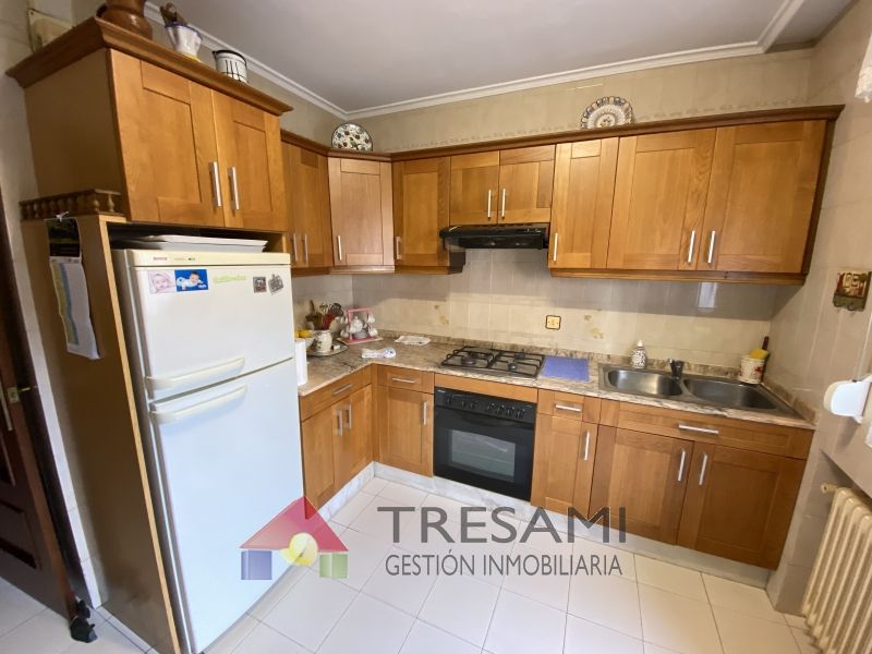 Piso en venta en Primero de Mayo, 12, La Villa - Bazuelo
