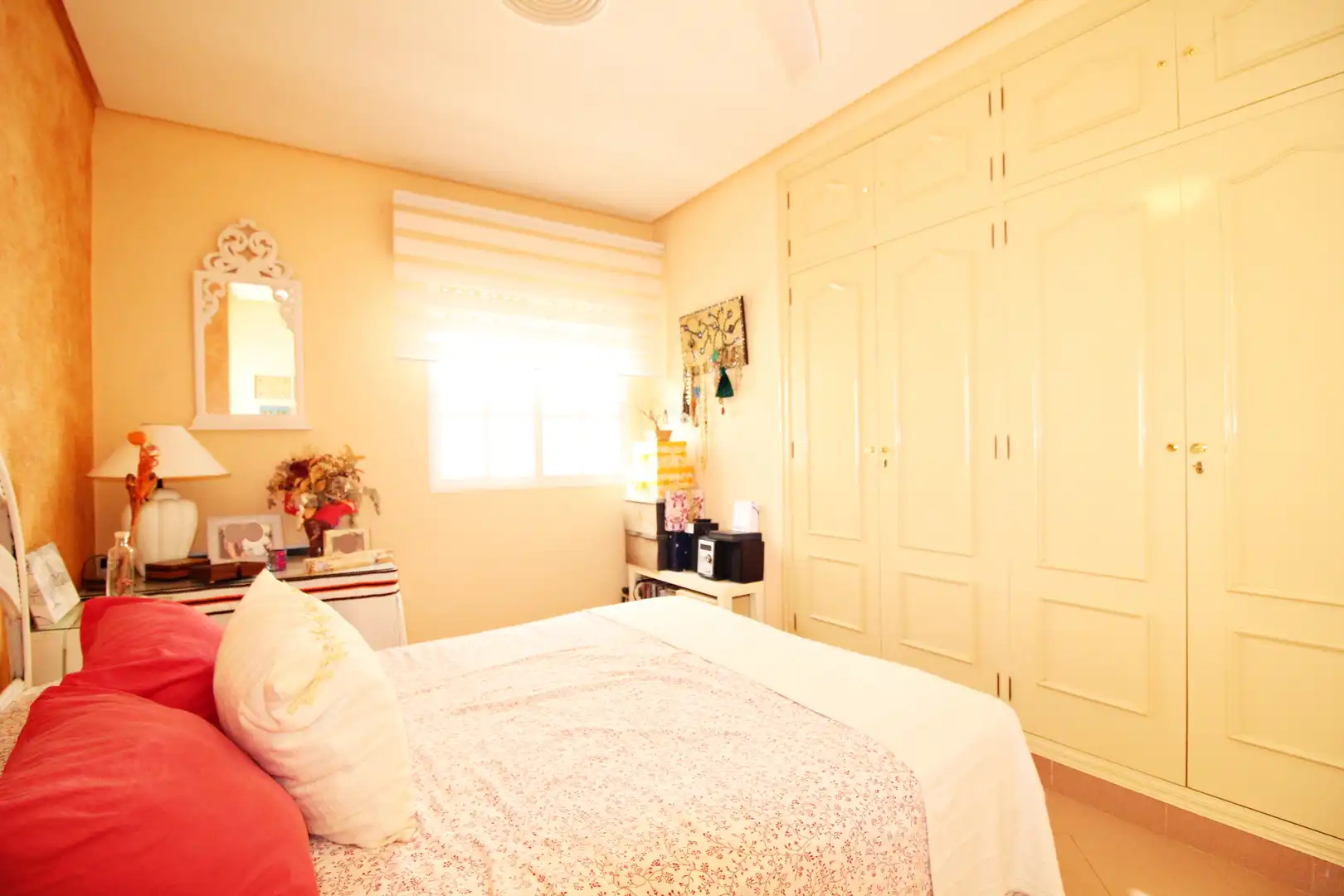 Habitación de Casa adosada en venta en Punta Umbría con Aire acondicionado, Terraza y Trastero