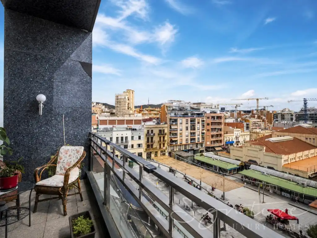Terraza de Edificio en venta en L'Hospitalet de Llobregat