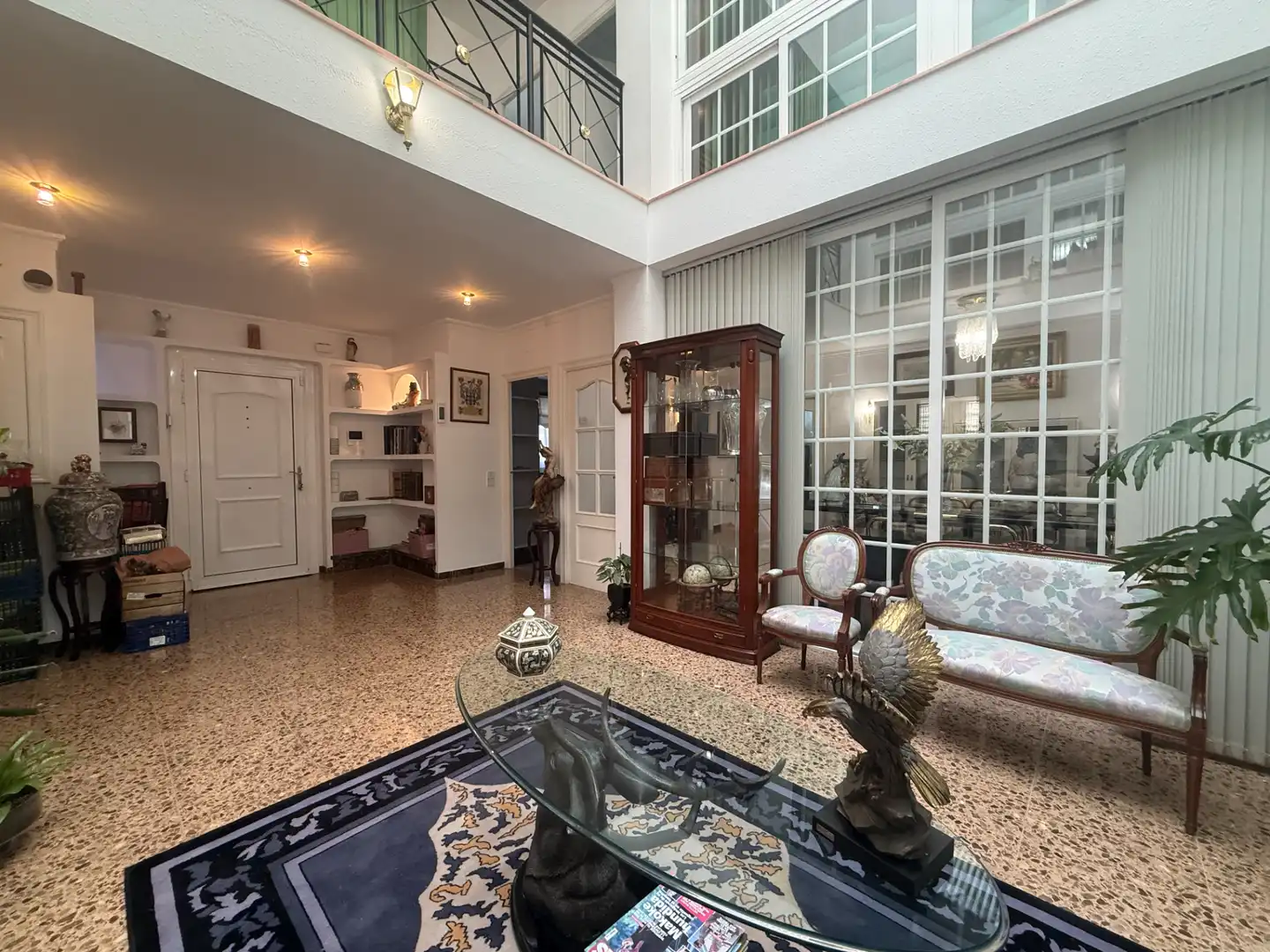 Haus zum Verkauf in Begues mit Heizung, Privatgarten und Terrasse