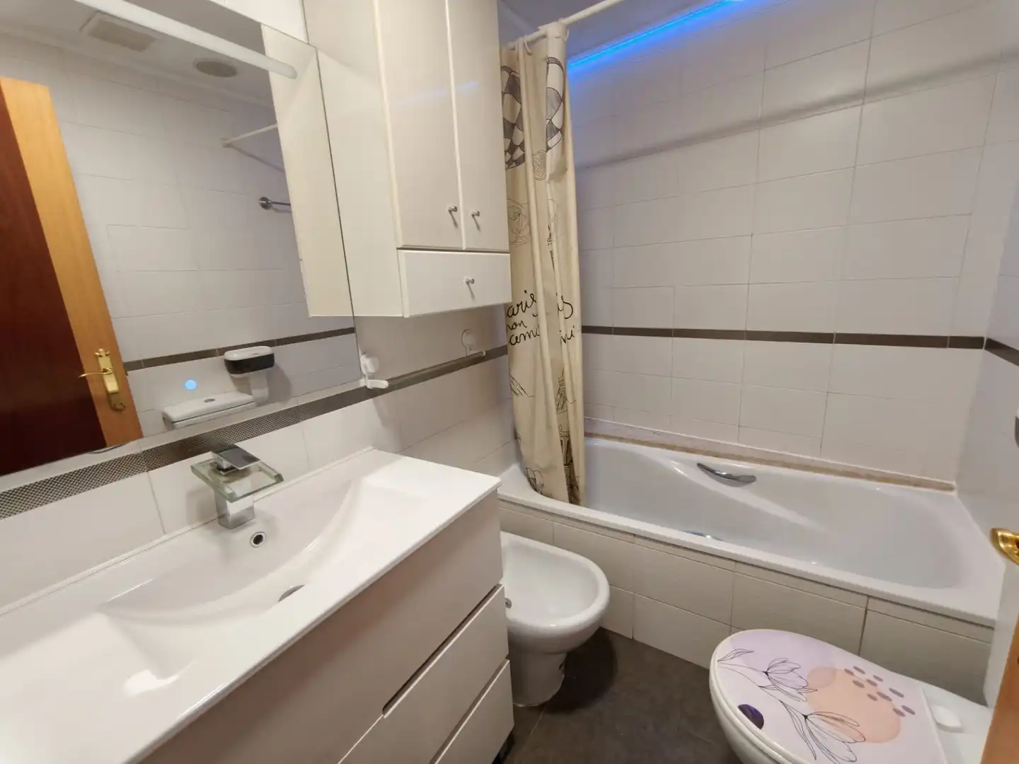 Bany de Pis en venda en Ciempozuelos amb Aire condicionat, Calefacció i Piscina comunitària