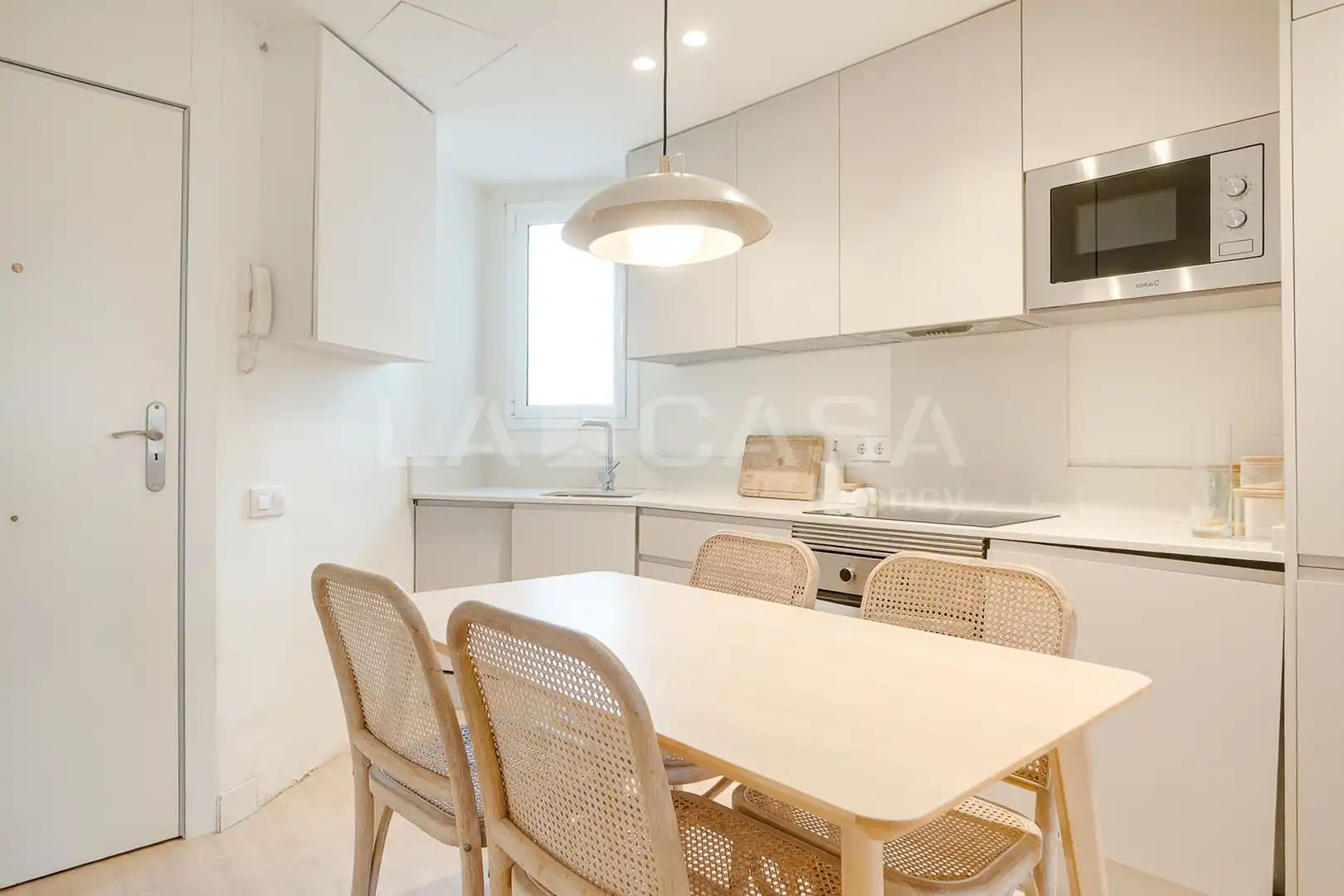 Cocina de Piso en venta en Barcelona con Balcón