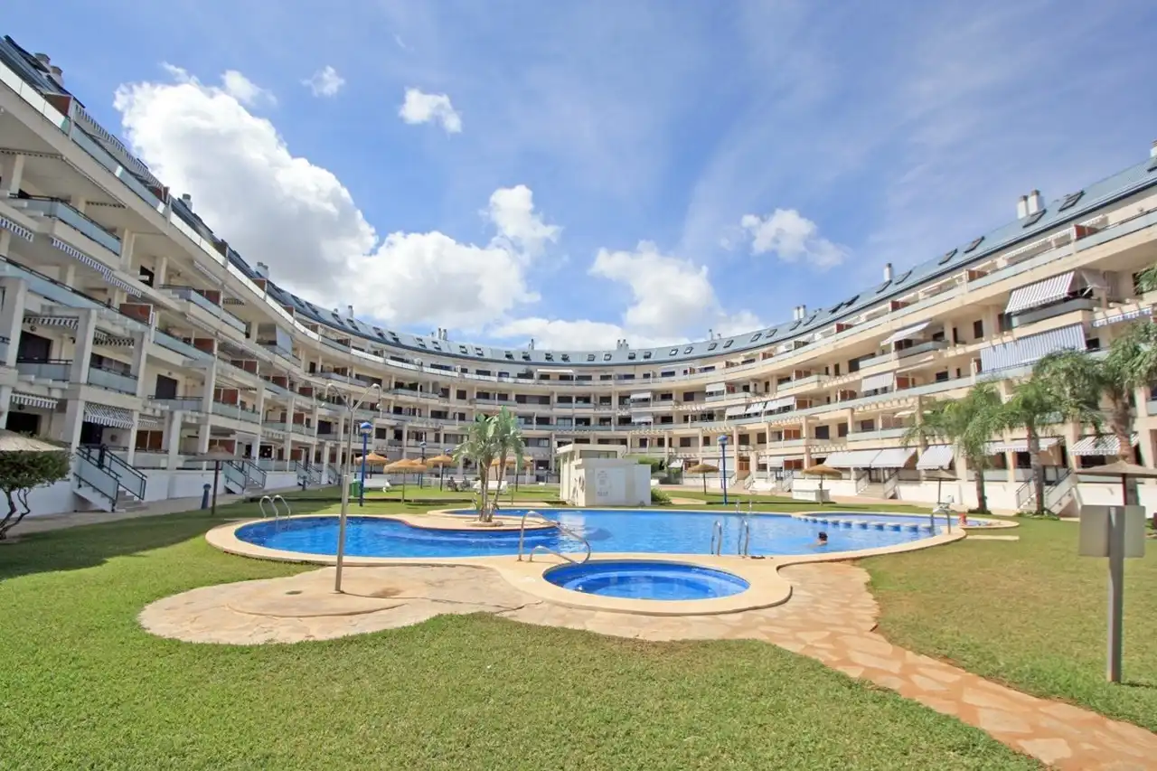 Vista exterior de Apartament en venda en Dénia amb Aire condicionat, Calefacció i Terrassa