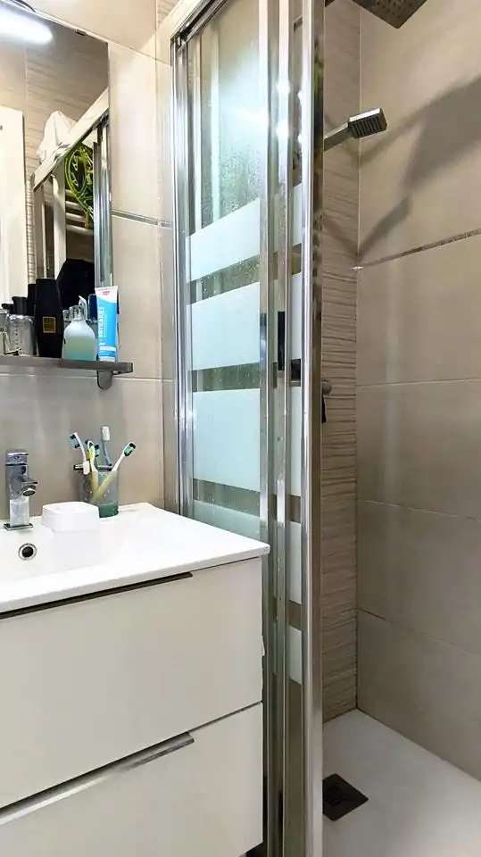Baño de Planta baja en venta en Madrid con Aire acondicionado