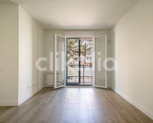 Bedroom of Flat for sale in  Madrid Capital  with Air Conditioner, Heating and Terrace