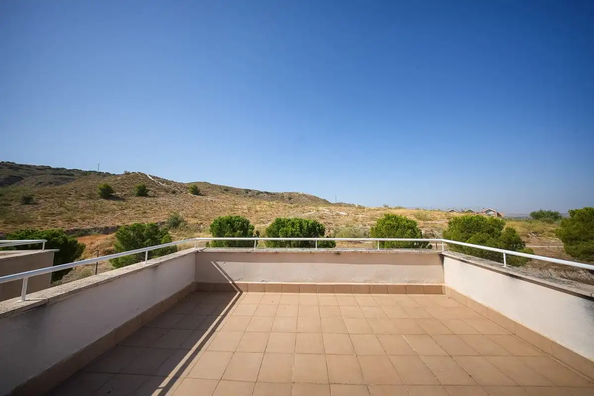Terrassa de Casa adosada en venda en Aranjuez amb Aire condicionat, Calefacció i Jardí privat