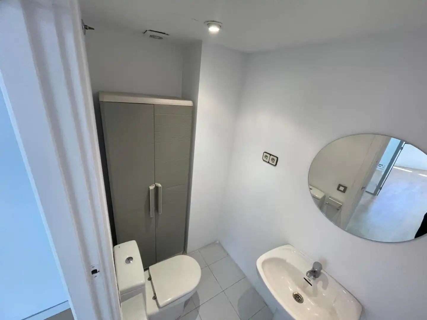 Badezimmer von Büro zur Miete in Barcelona