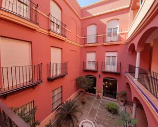 Exterior view of Flat to rent in  Sevilla Capital  with Air Conditioner