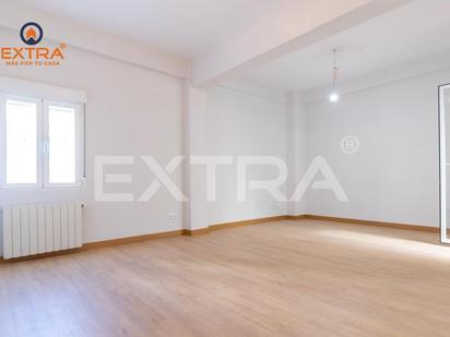 Living room of Flat to rent in  Madrid Capital  with Air Conditioner, Terrace and Balcony