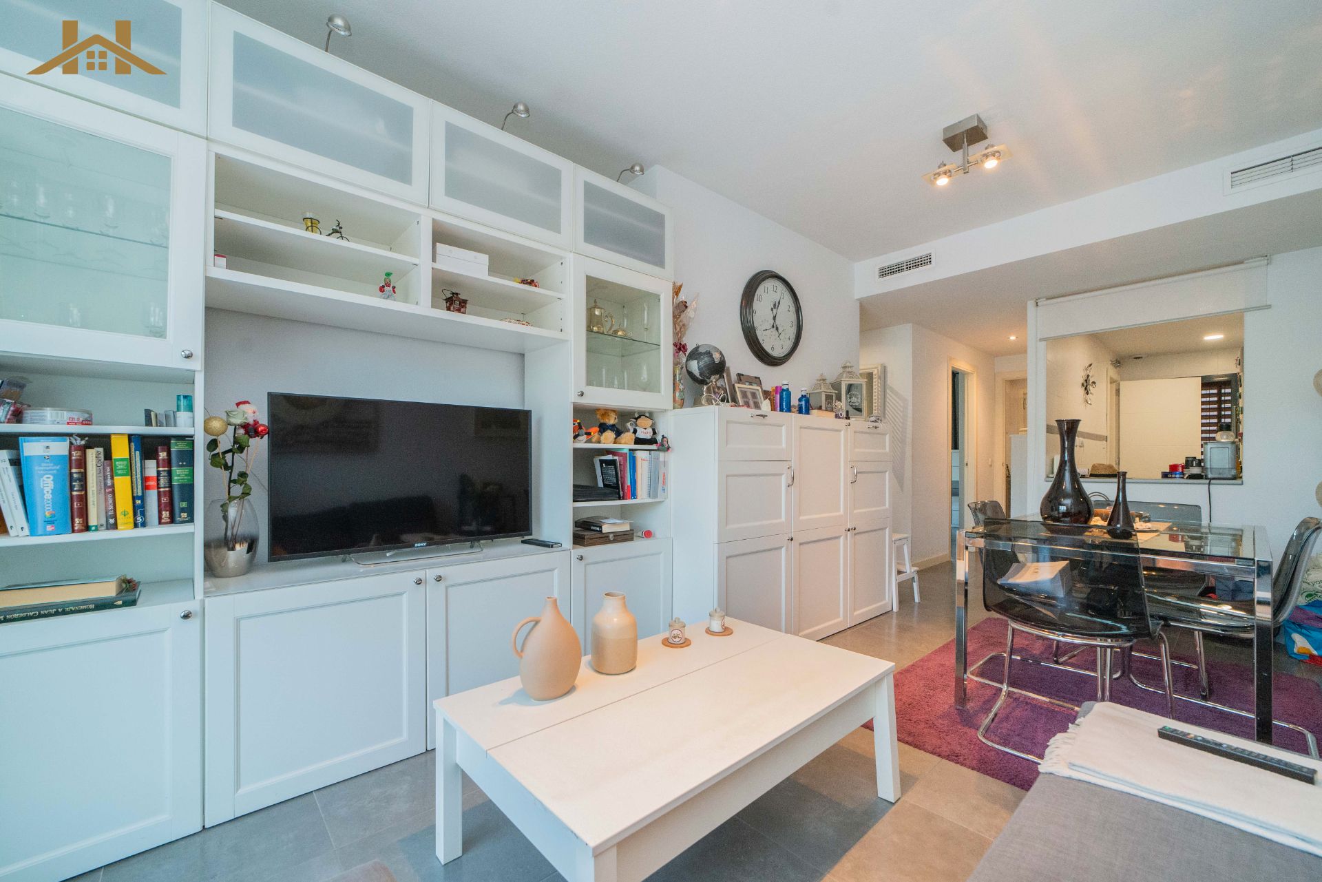 Living room of Flat for sale in Alcobendas  with Air Conditioner, Heating and Storage room