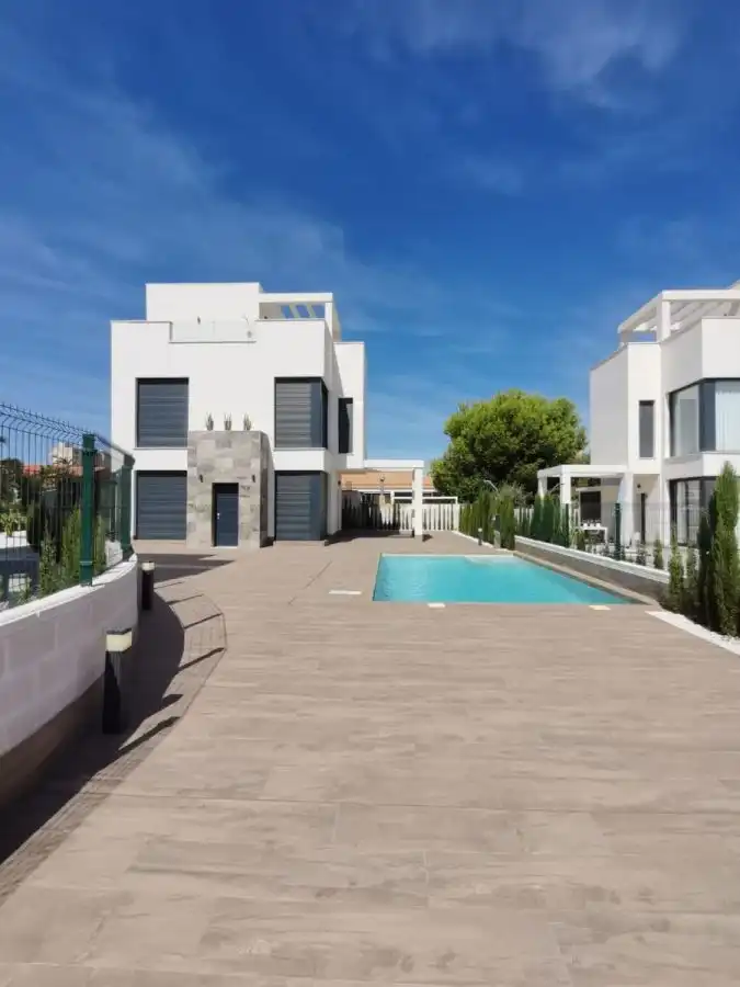 Exterior view of Houses for sale in San Bartolomé  with Private garden, Swimming Pool and Community pool