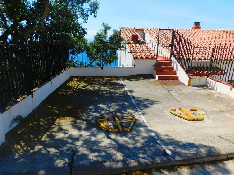 Parkplatz von Haus oder Chalet zum Verkauf in Roses mit Klimaanlage, Privatgarten und Terrasse