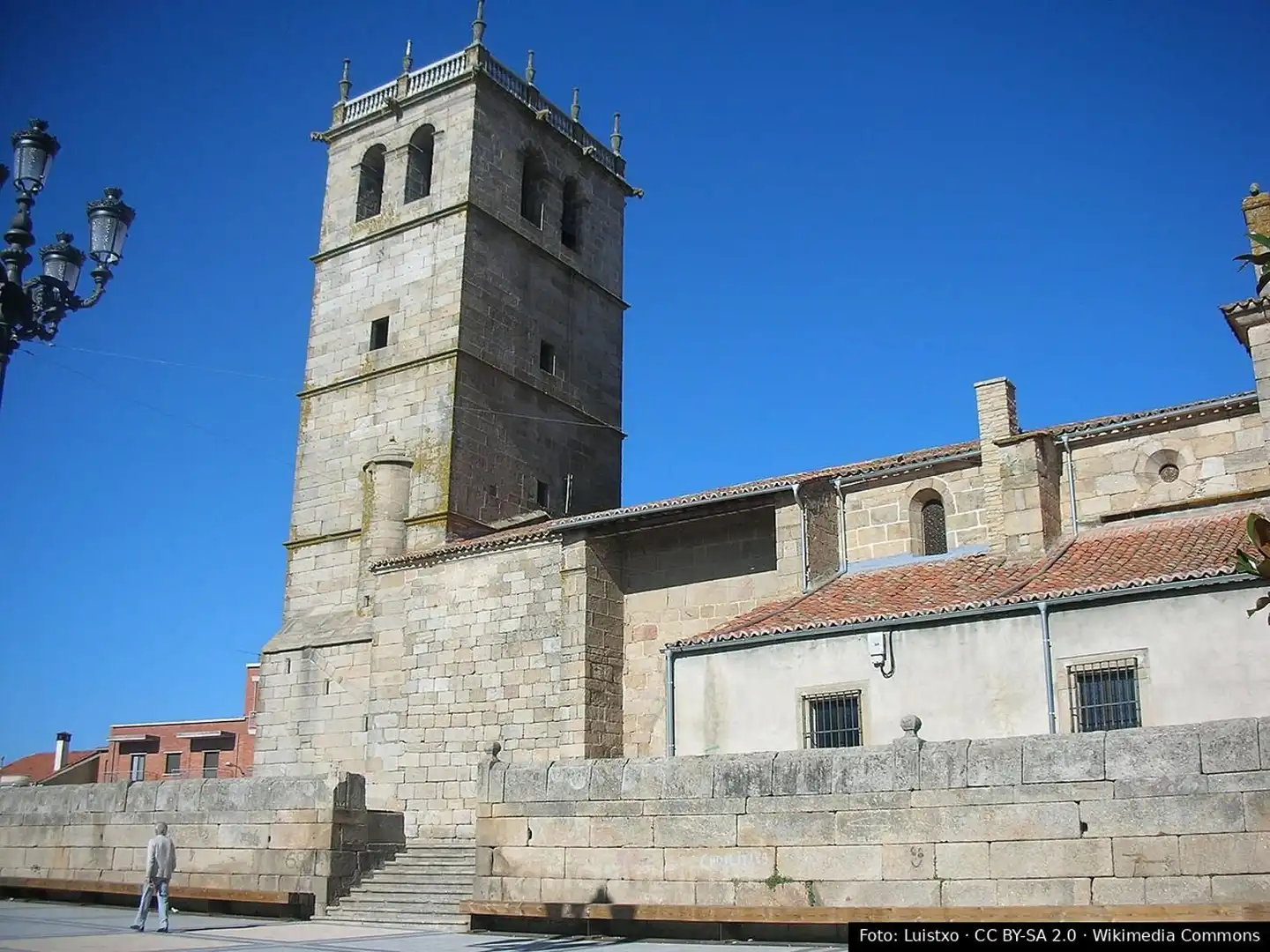 Vista exterior de Edificio en venta en Vitigudino, Salamanca