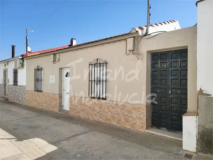 Vista exterior de Casa o xalet en venda en Écija amb Aire condicionat i Piscina