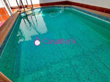 Casa amb piscina en venda a Poniente-Norte - Miralbaida - Parque Azahara