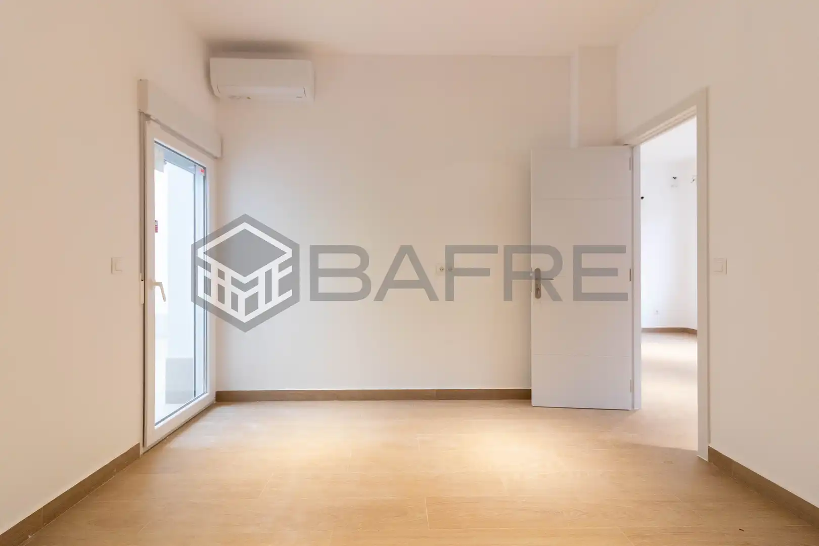 Wohnung zum Verkauf in Madrid mit Klimaanlage und Heizung