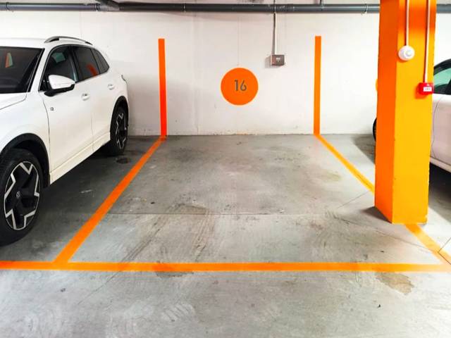 Garaje en Alquiler en Camino de la Albaida, 3 en Tablero Bajo - Arruzafilla