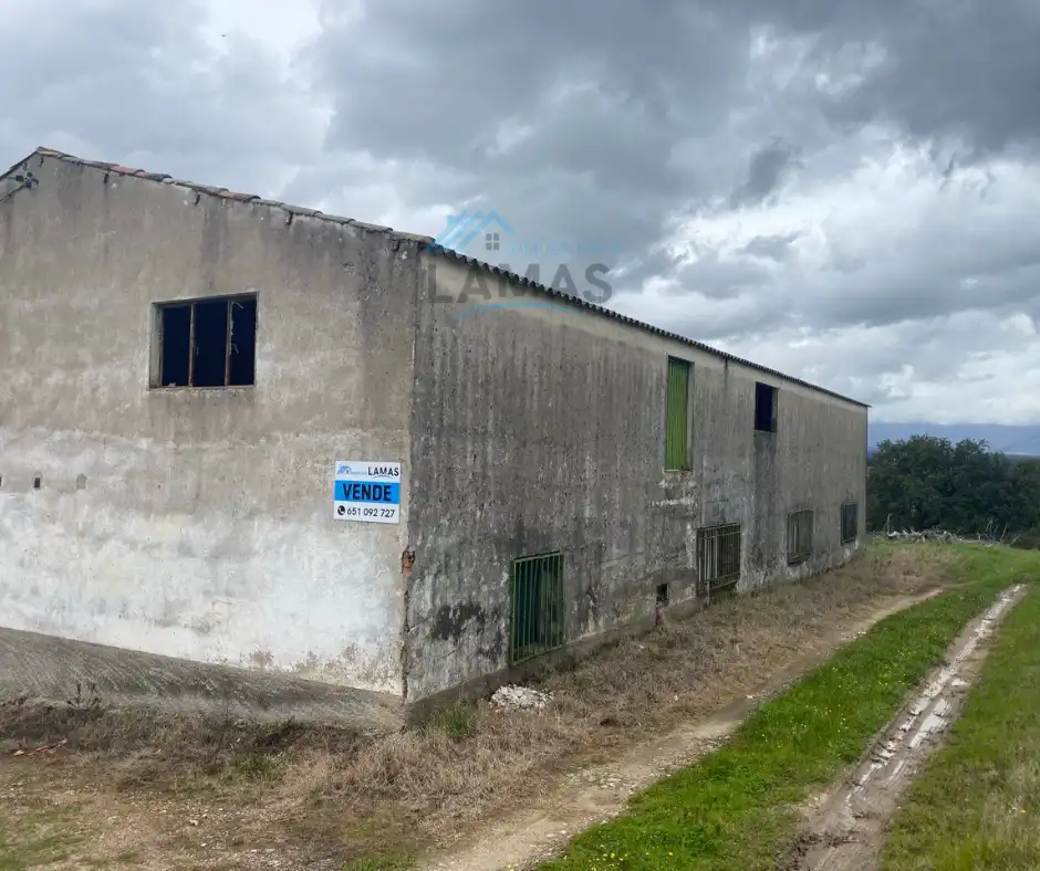 Vista exterior de Local en venta en Majadas