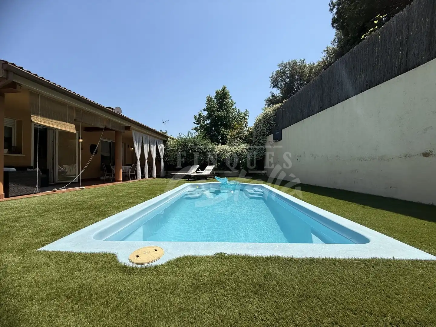Piscina de Casa o xalet en venda en Sant Iscle de Vallalta amb Calefacció, Jardí privat i Terrassa